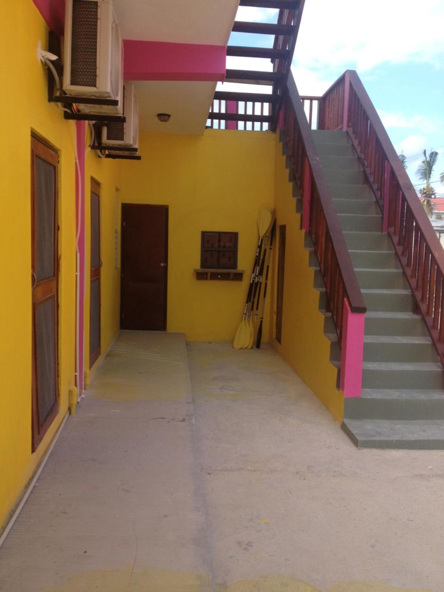 Travellers Palm Backpackers Hostel Caye Caulker Luaran gambar